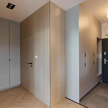 - 11 Listopada 70 - Willora Apartment